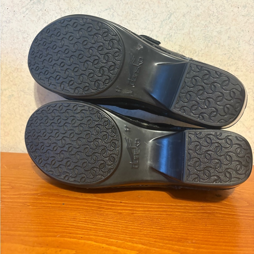 Dansko Tamara Elegant Black Leather Women's Clogs Shoes 37 Size US 7 - Picture 9 of 11